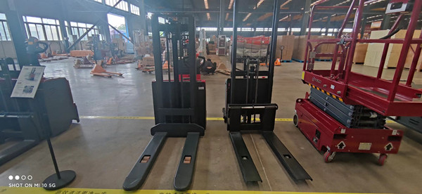 手動液壓堆高車為什么有防護網(wǎng) 手動液壓堆高車為什么有防護網(wǎng)