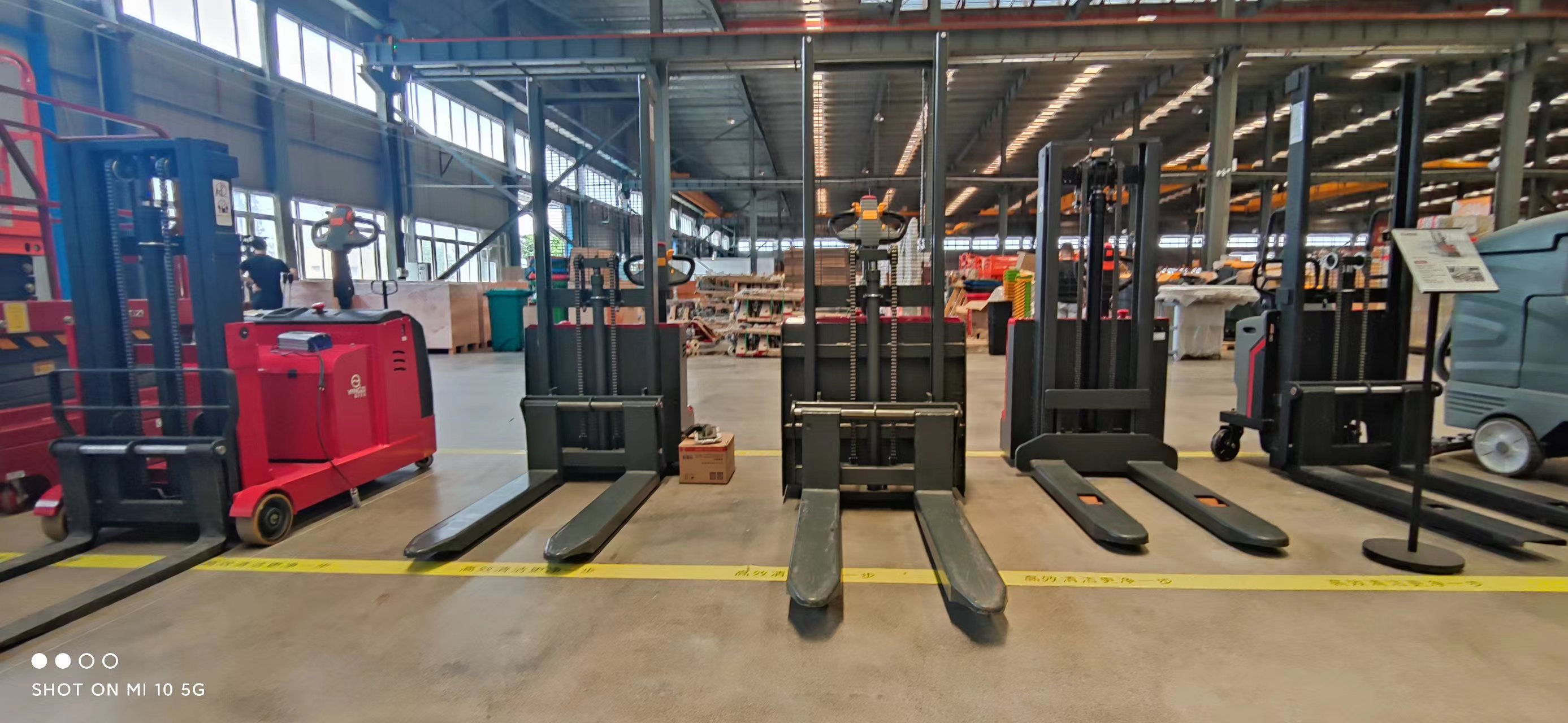 揚(yáng)子全電動(dòng)搬運(yùn)車 揚(yáng)子全電動(dòng)搬運(yùn)車